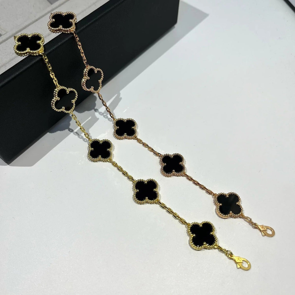 [Stellar Jewelry] CLOVER 5 MOTIF ONYXS BRACELET COLLECTION