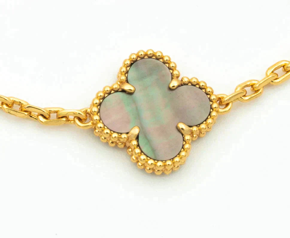 [Stellar Jewelry] CLOVER 5 MOTIF GRAY MOP BRACELET COLLECTION
