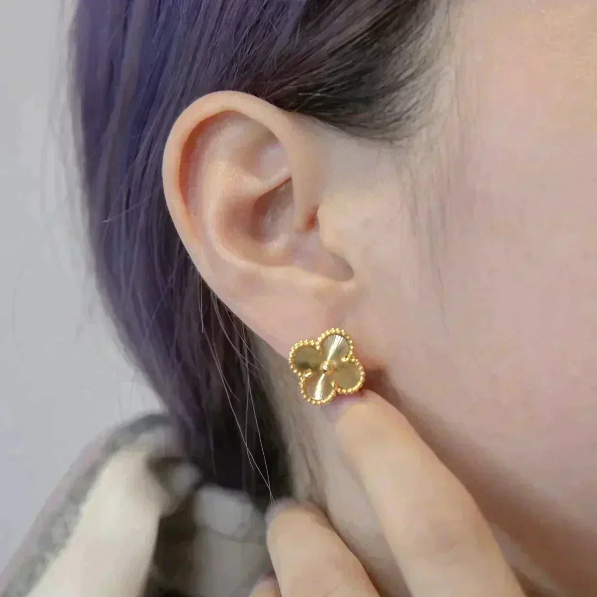 [Stellar Jewelry]CLOVER MEDIUM 1 MOTIFS LASER EARRINGS