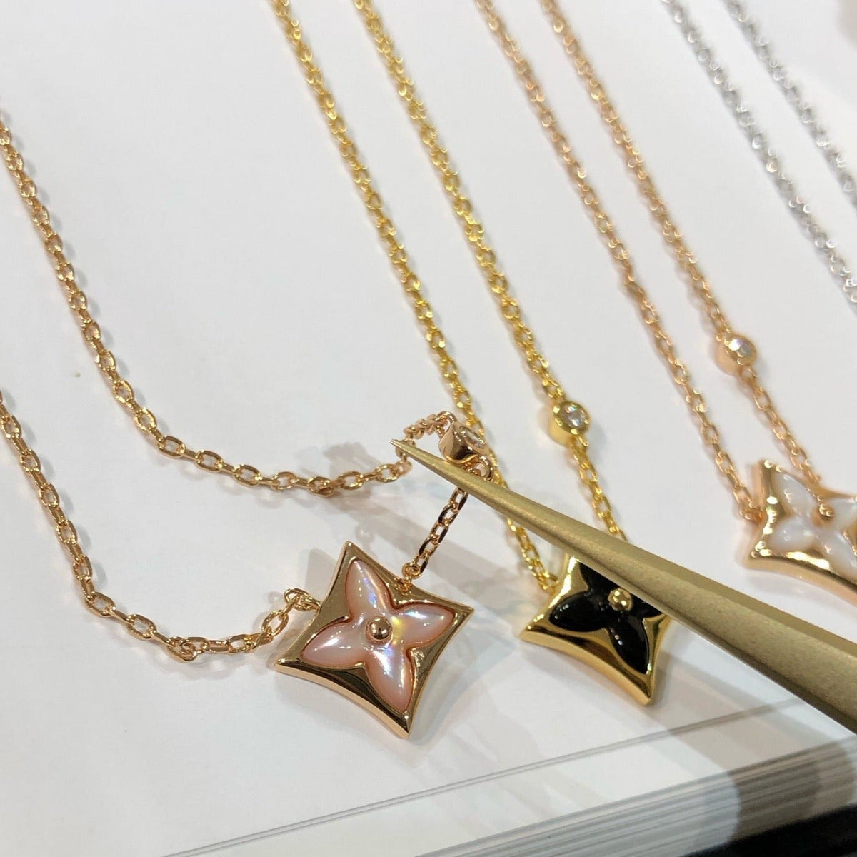 [Stellar Jewelry]STAR BLACK MOP NECKLACE