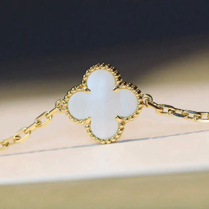 [Stellar Jewelry]CLOVER 20 MOTIFS WHITE MOP NECKLACE
