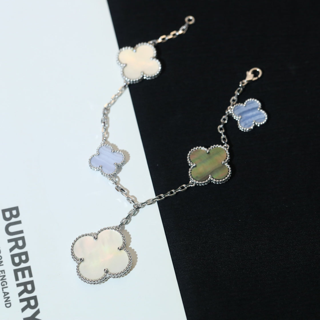 [Stellar Jewelry]CLOVER BRACELET 5 MOTIFS MOP CHALCEDONY SILVER