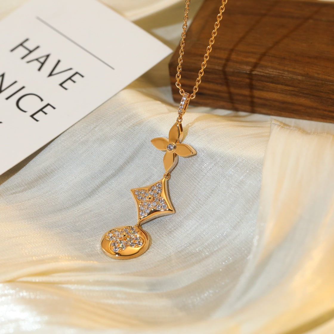 [Stellar Jewelry]STAR AND SUN DIAMOND PINK GOLD NECKLACE