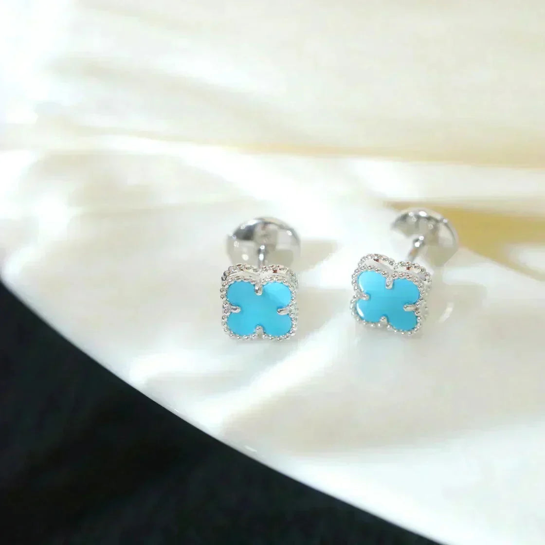 [Stellar Jewelry]CLOVER MINI 9.5MM ONYX STUD EARRINGS SILVER