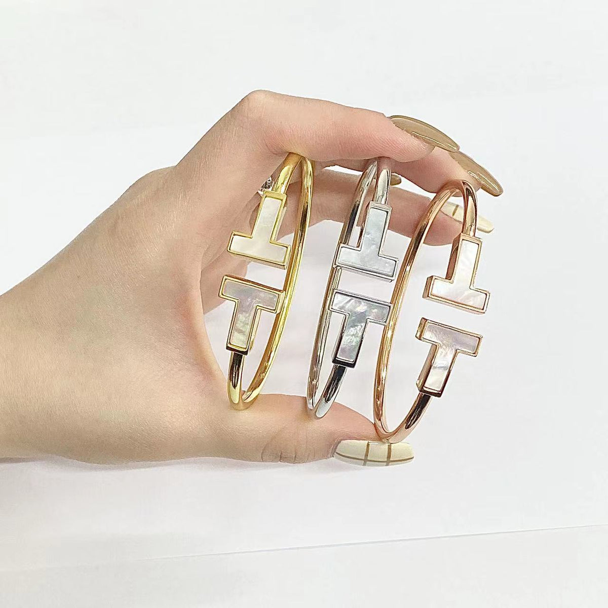 [Stellar jewels]T WIDE MOP OPEN BRACELET