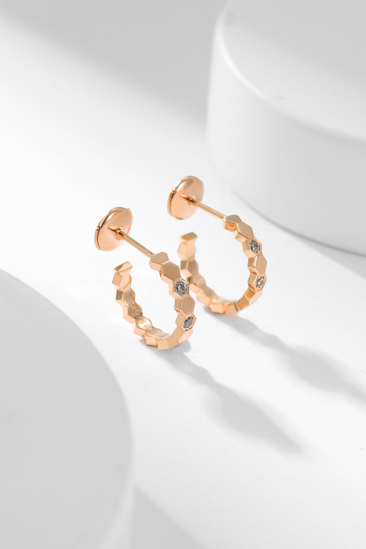 [Stellar Jewelry]BEE LOVE DIAMOND HOOP EARRINGS