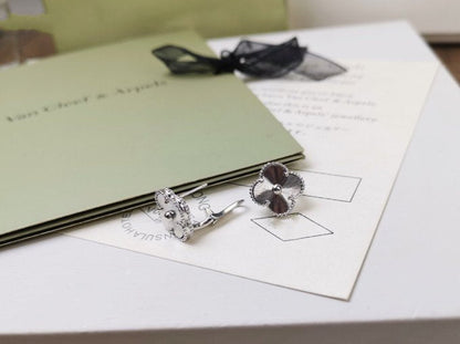 [Stellar Jewelry]CLOVER MEDIUM STUD EARRINGS