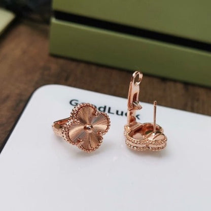 [Stellar Jewelry]CLOVER MEDIUM STUD EARRINGS