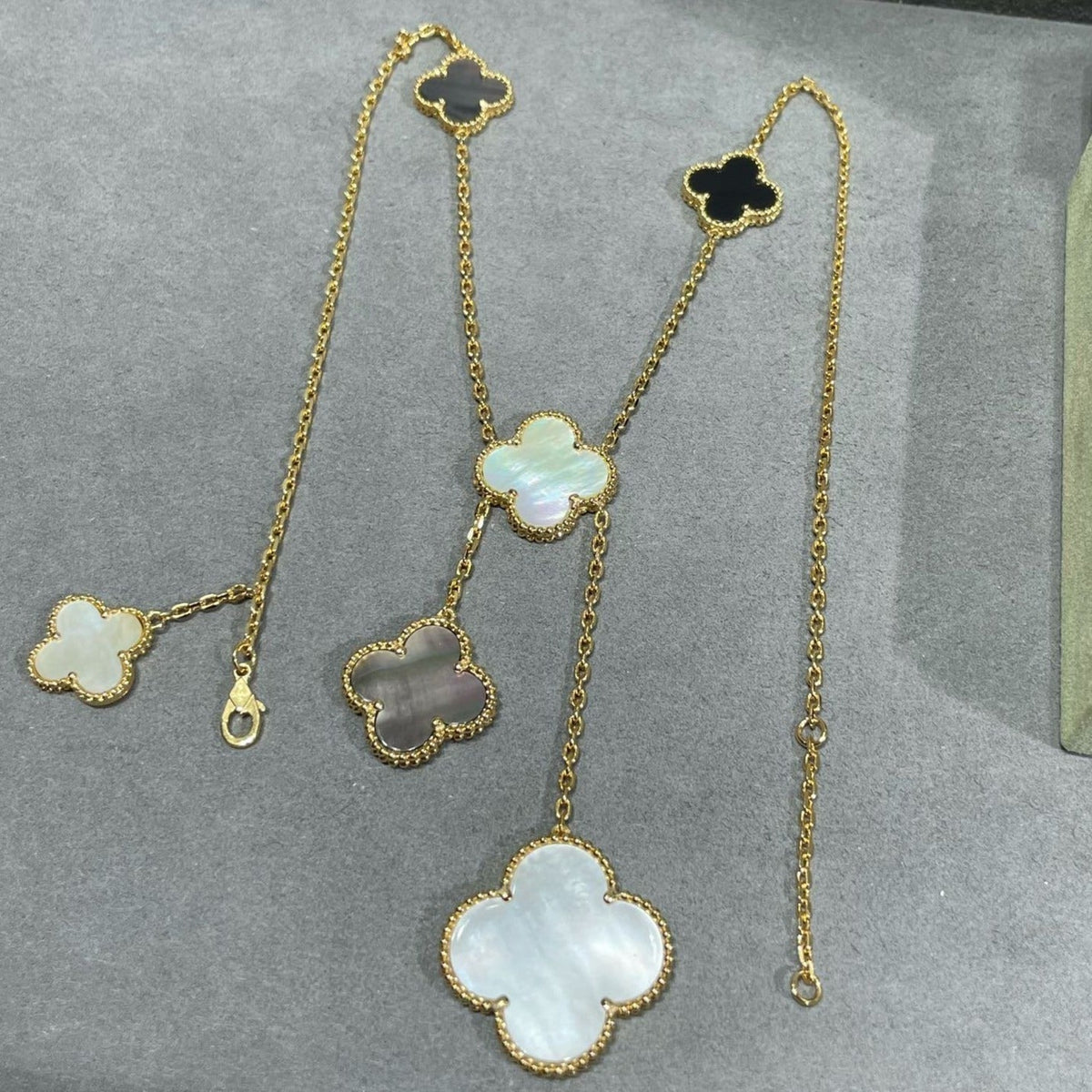 [Stellar Jewelry]CLOVER 6 MOTIF MOP ONYX GOLD NECKLACE