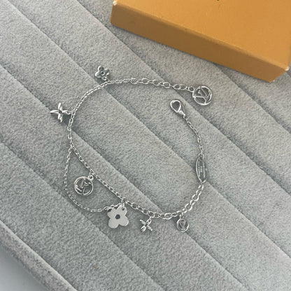 [Stellar Jewelry]SMOOTH MULTI FLOWER BRACELET