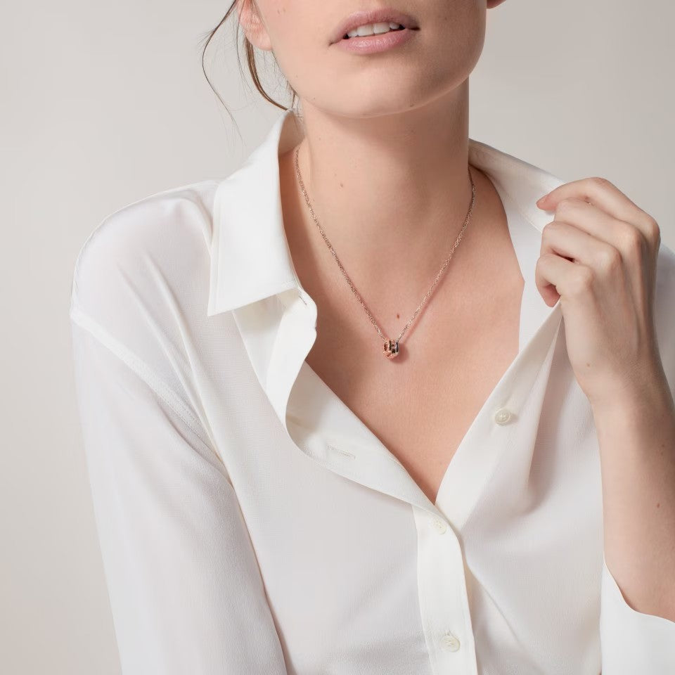 [Stellar Jewelry]LOVE 6 DIAMOND PENDANT NECKLACE
