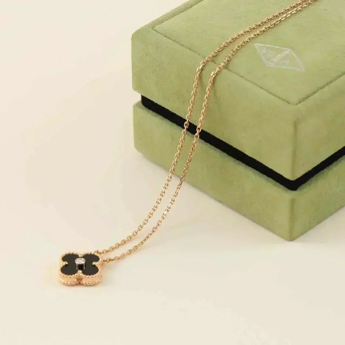 [Stellar Jewelry]CLOVER 15MM DIAMOND ONYX NECKLACE