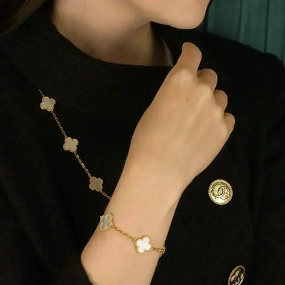 [Stellar Jewelry]CLOVER WHITE PEARL MOP 5 MOTIF BRACELET COLLECTION