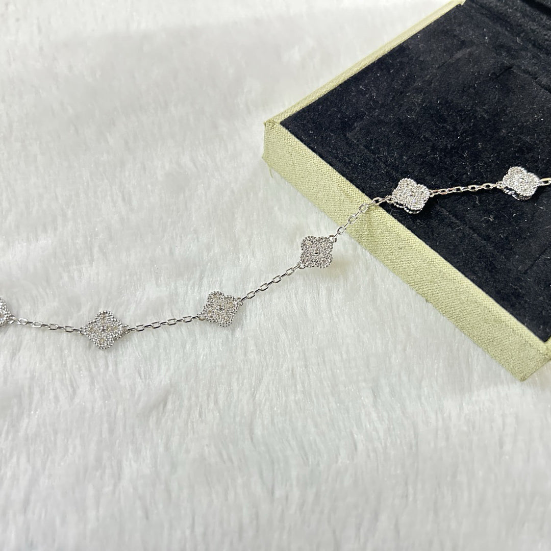 [Stellar Jewelry]CLOVER 6 MOTIF DIAMOND BRACELET