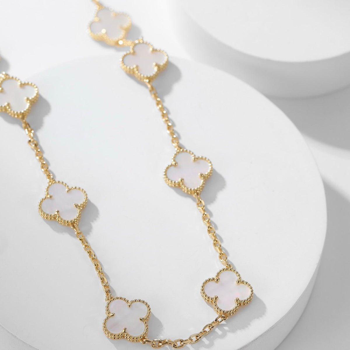 [Stellar Jewelry]CLOVER 10 MOTIFS WHITE MOTHER OF PEARL NECKLACE