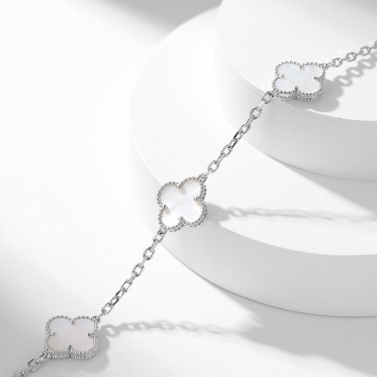 [Stellar Jewelry]CLOVER 10 MOTIFS WHITE MOTHER OF PEARL NECKLACE