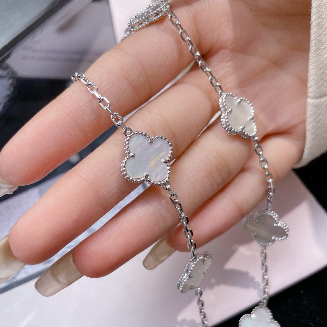 [Stellar Jewelry]CLOVER 10 MOTIFS WHITE MOTHER OF PEARL NECKLACE