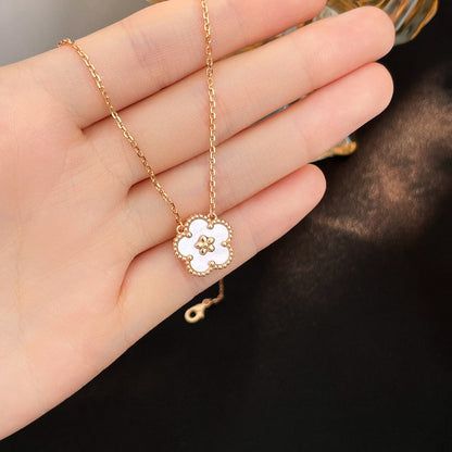 [Stellar Jewelry]LUCKY  WHITE MOP  PLUM BLOSSOM NECKLACE