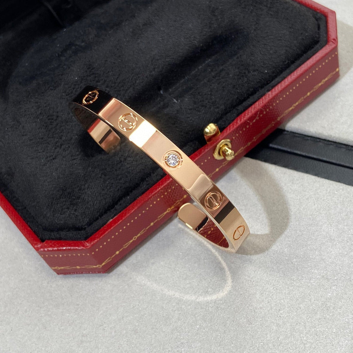 [Stellar Jewelry]LOVE BRACELET 6.1MM 1 DIAMOND OPEN CUFF
