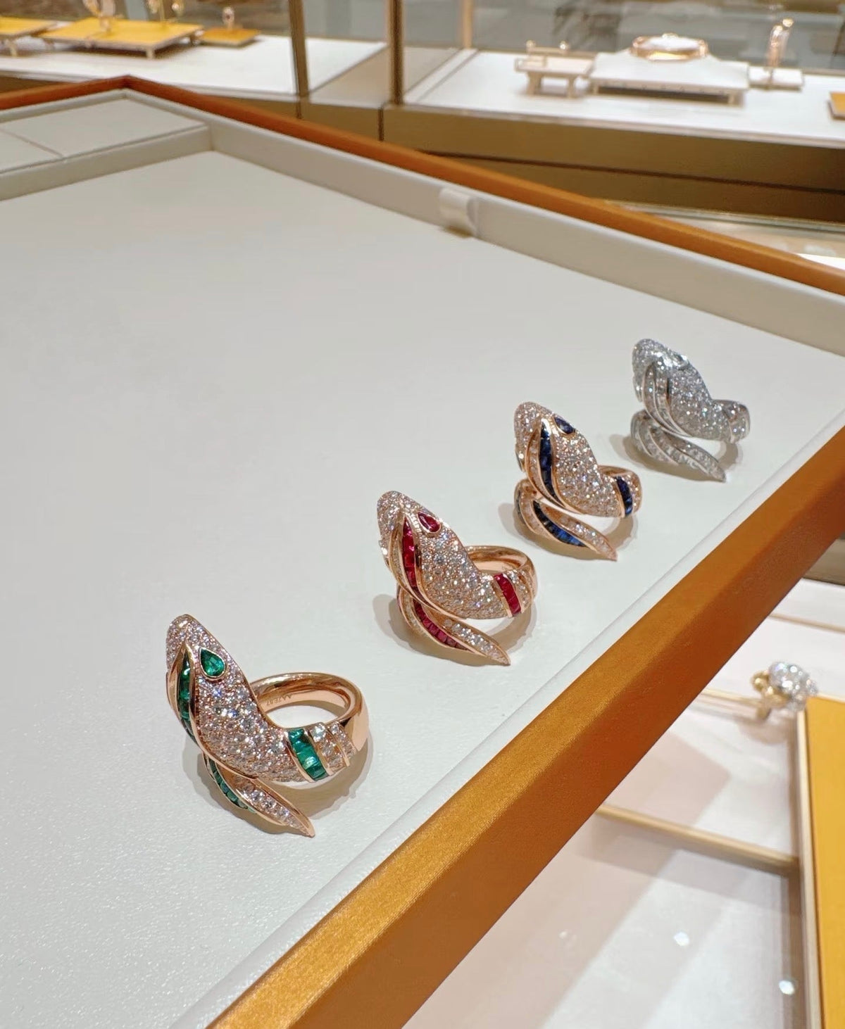 [Stellar Jewelry]BRAND NEW LUXURY RED SNAKE RING