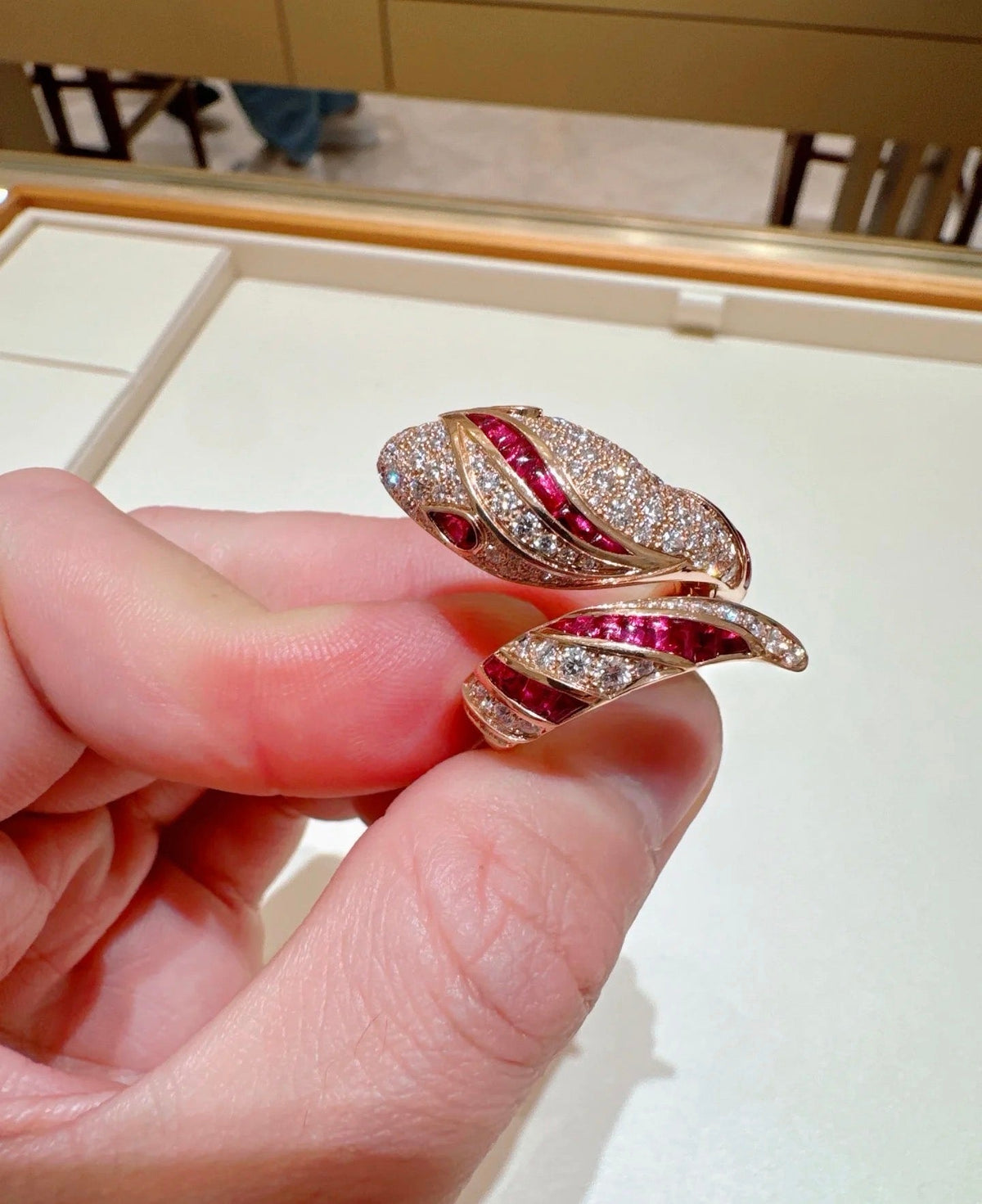 [Stellar Jewelry]BRAND NEW LUXURY RED SNAKE RING