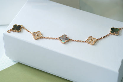 [Stellar Jewelry] CLOVER 5 MOTIF GRAY MOP BRACELET COLLECTION