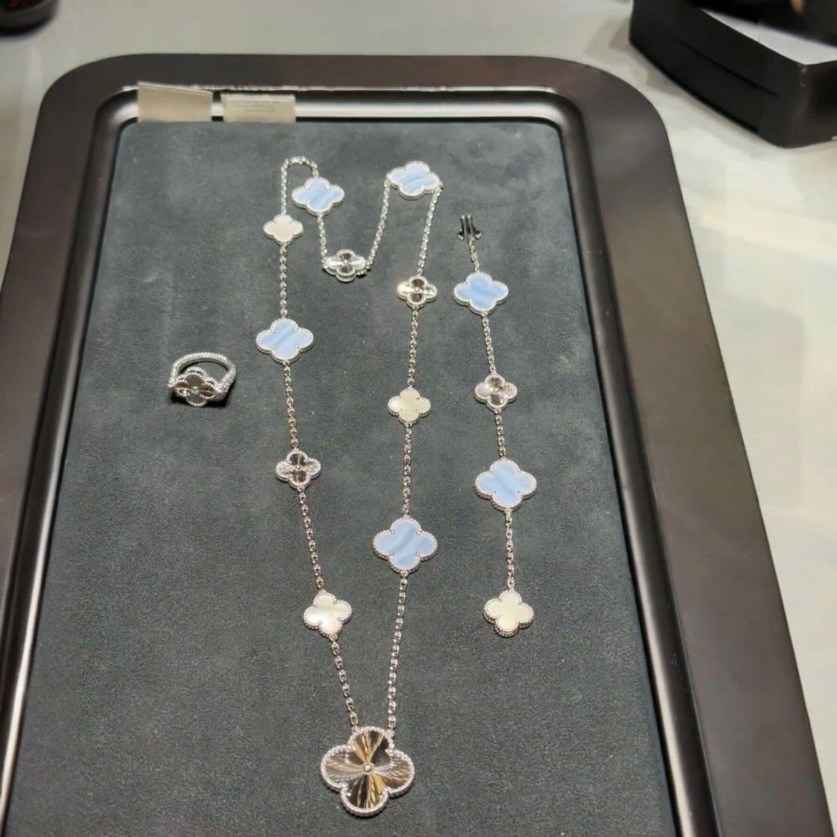 [Stellar Jewelry]DETACHABLE CLOVER 15(11+4) FLOWER SILVER NECKLACE SET