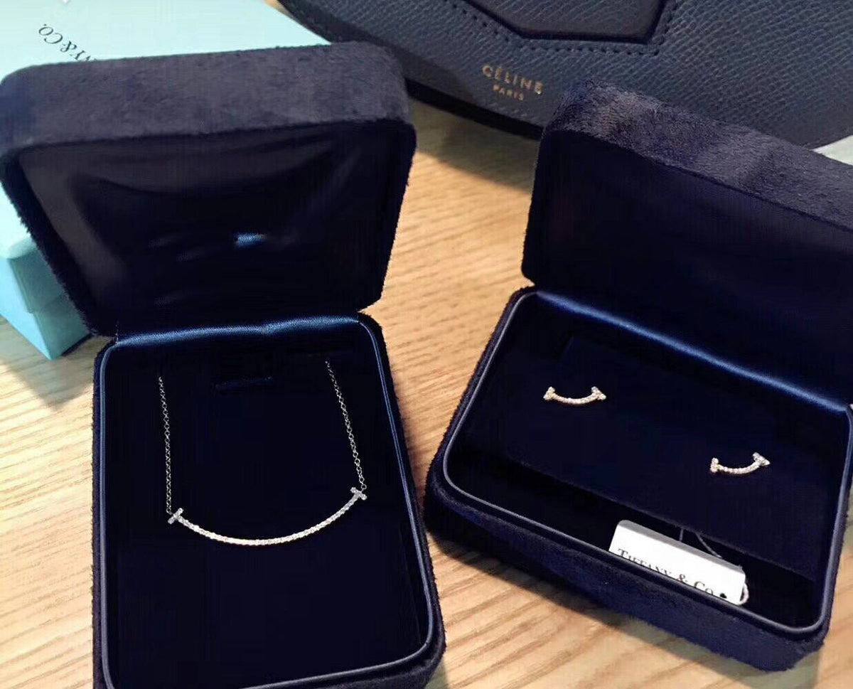[Stellar jewels]SMILE DIAMOND EARRINGS
