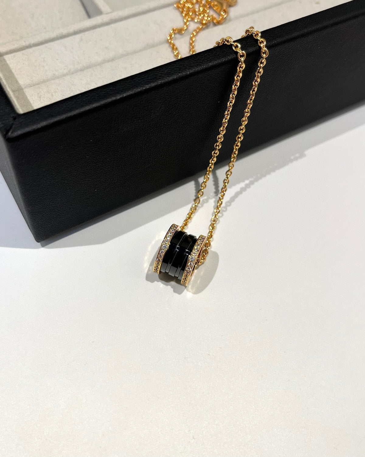 [Stellar Jewelry]ZERO 1 BLACK CERAMIC DIAMOND PINK GOLD NECKLACE