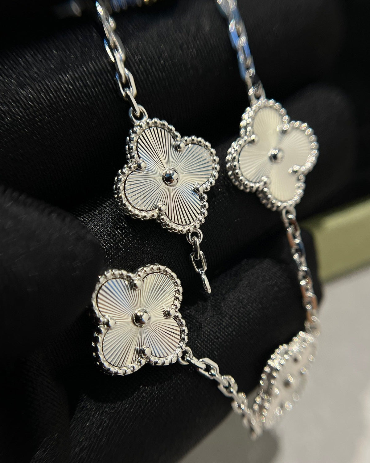 [Stellar Jewelry] CLOVER 5 MOTIF LASER BRACELET COLLECTION
